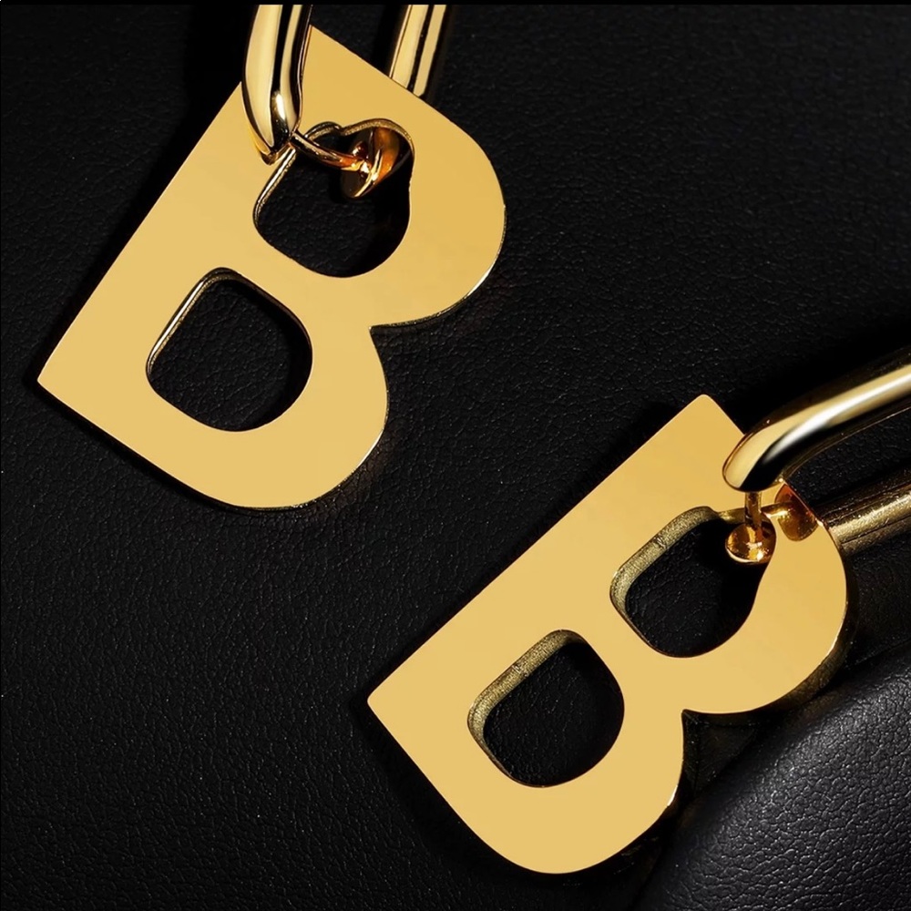 B earrings - Picture 3 of 5